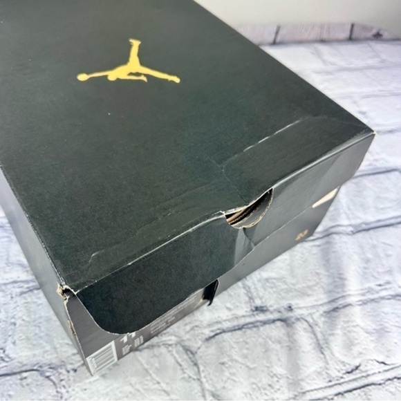 Air Jordan 11 Retro Low Navy Gum Size 11.5 - Picture 9 of 12